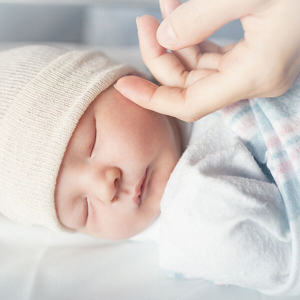 Should_you_moisturise_baby_skin-1